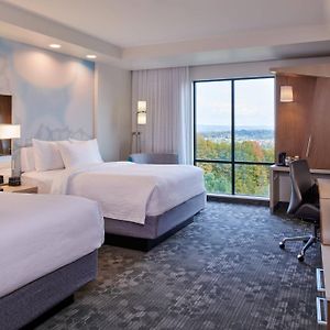 Queen Room Mobility or hearing accessible